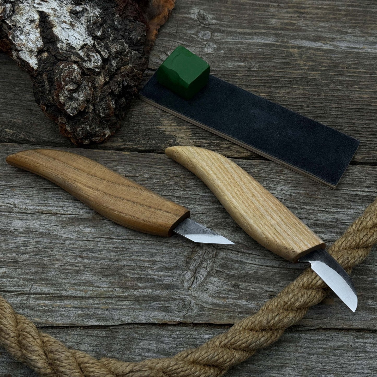 2-Piece Wood Carving Knife Set with Leather Strop