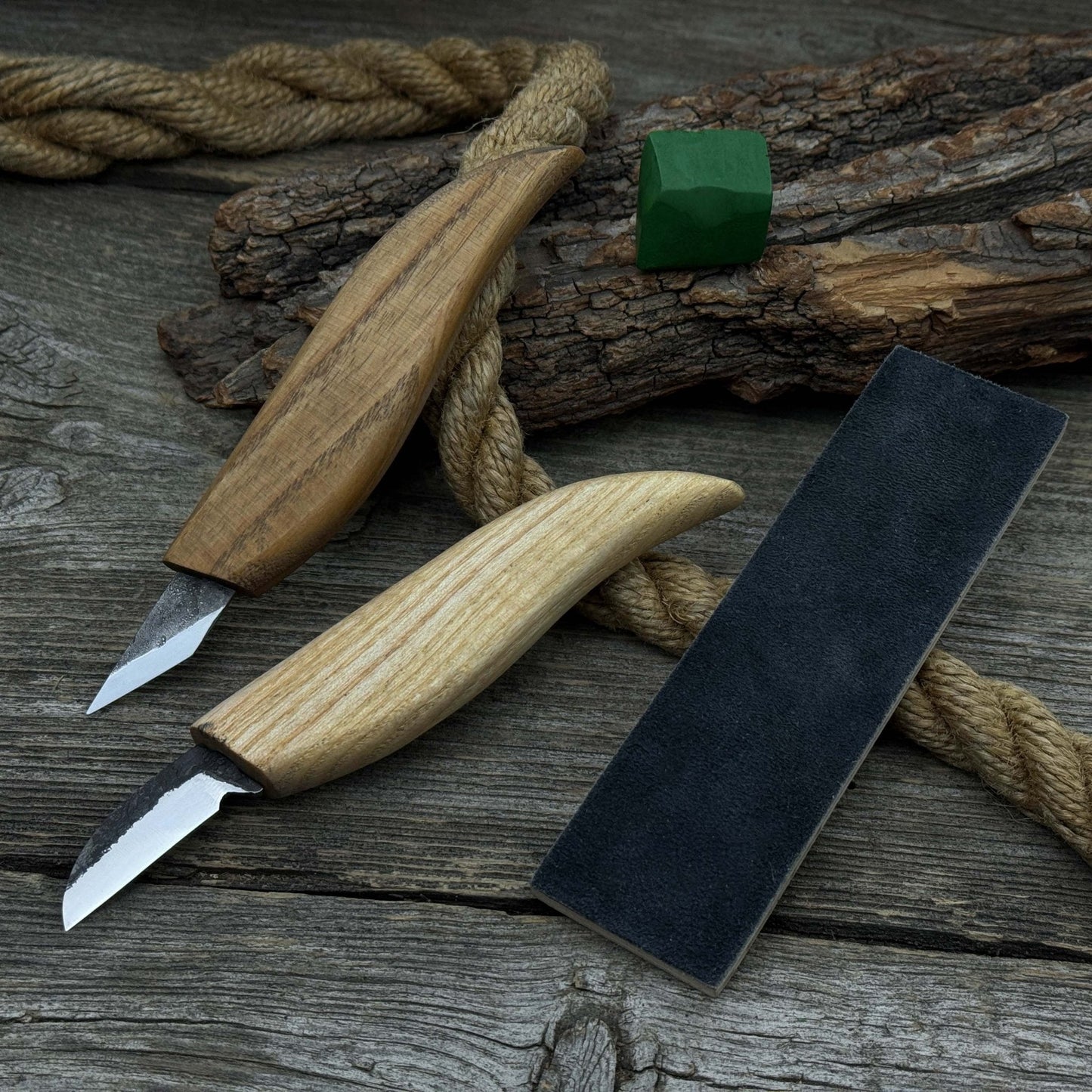2-Piece Wood Carving Knife Set with Leather Strop