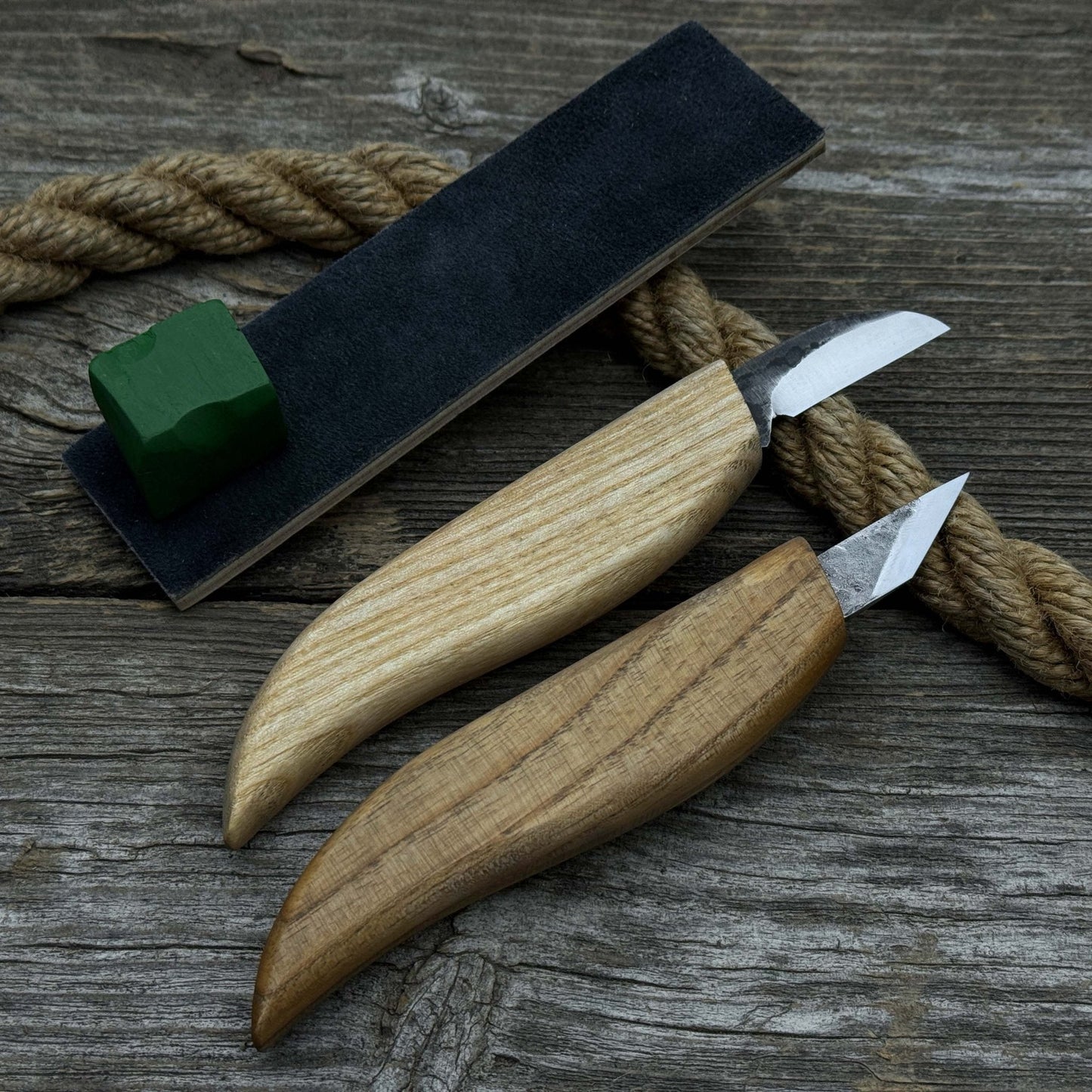 2-Piece Wood Carving Knife Set with Leather Strop