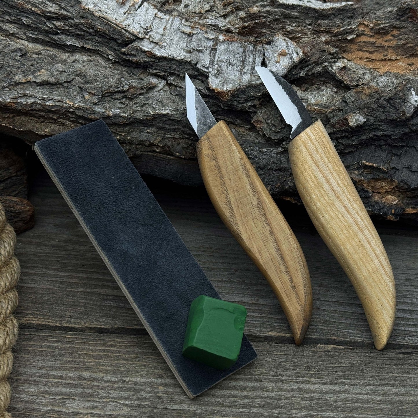 2-Piece Wood Carving Knife Set with Leather Strop