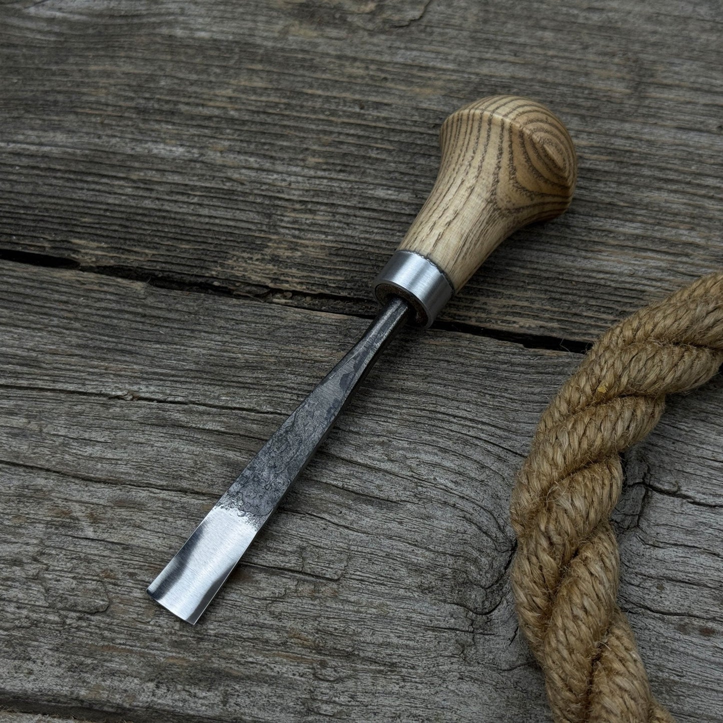 Straight Carving Gouge with Palm Handle – 12 mm (0.47 inches)