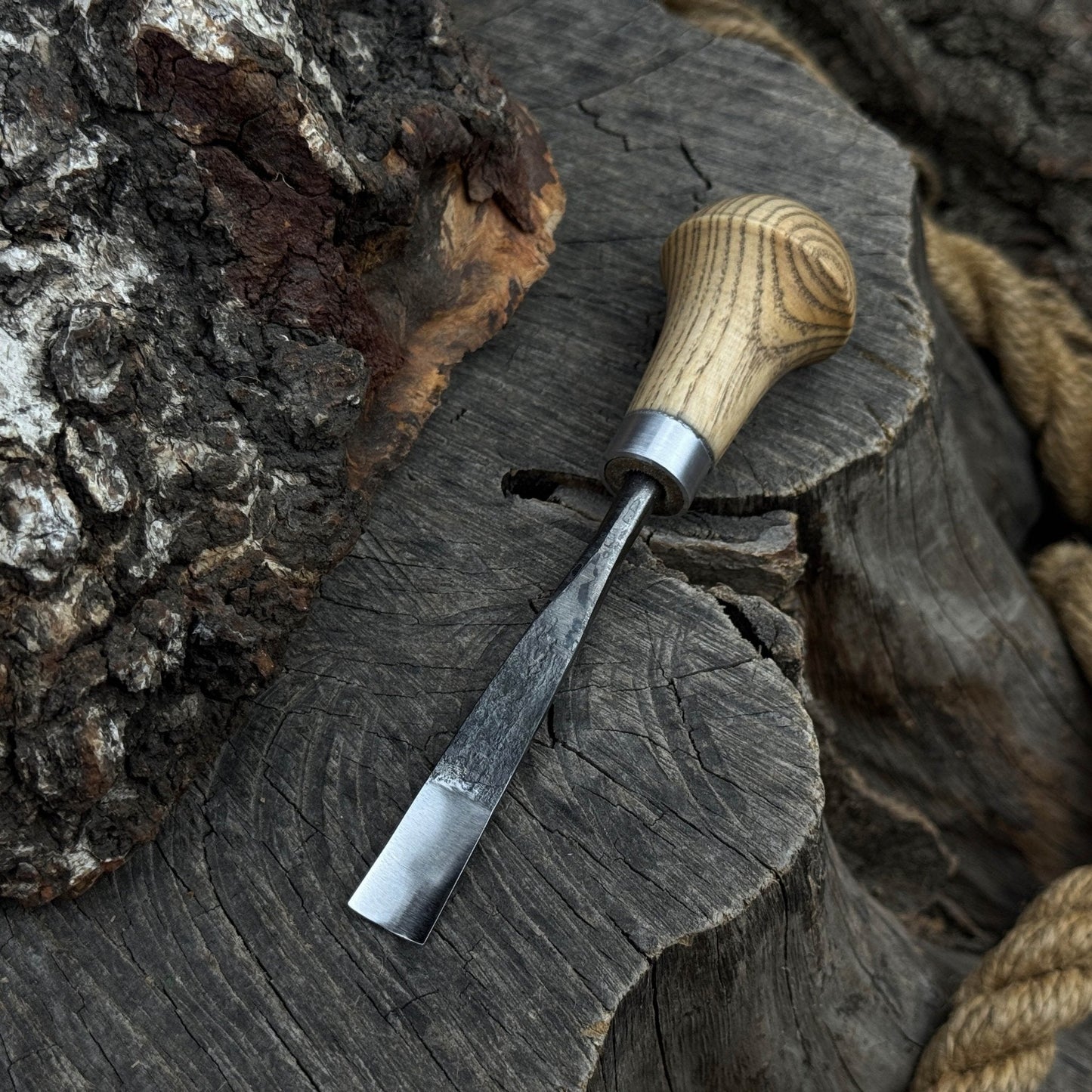 Straight Carving Gouge with Palm Handle – 12 mm (0.47 inches)